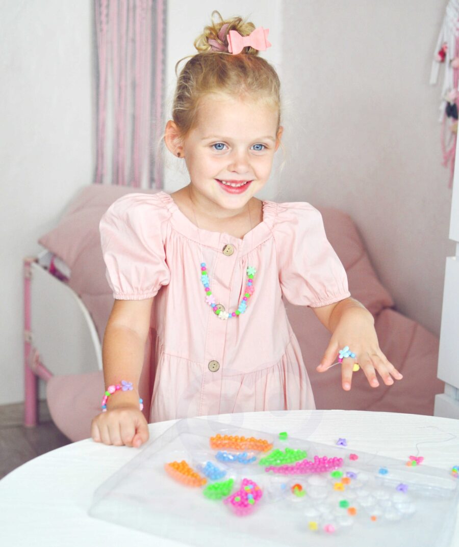 WOOPIE  ART&FUN Zestaw do Robienia Biżuterii Bransoletek Wisiorków Pierścionków Kolczyków z Motylkami