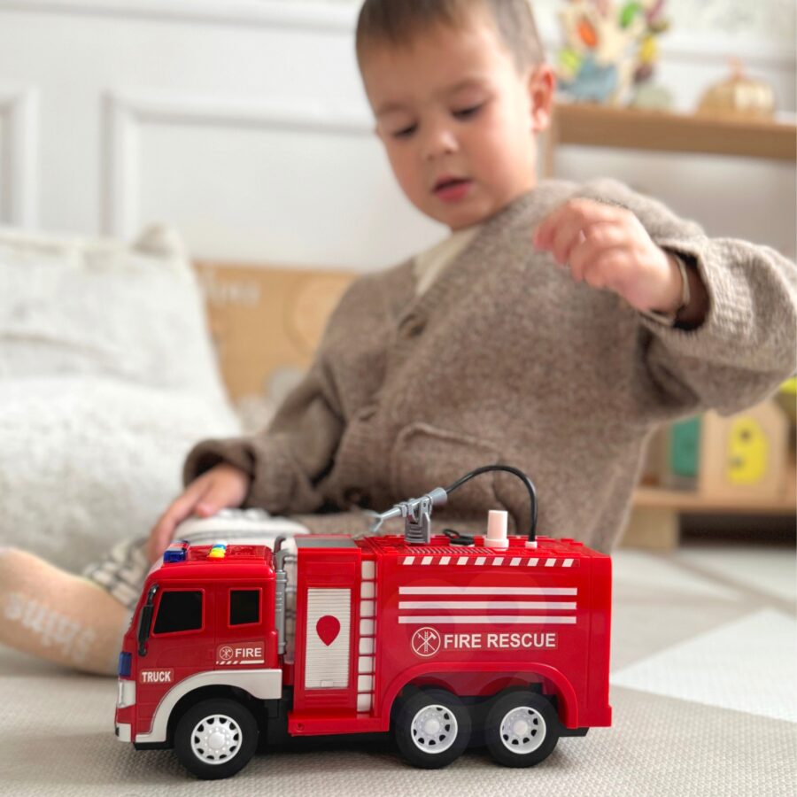 WOOPIE Zdalnie Sterowane Auto Wóz Strażacki RC Funkcja Pryskania Wodą